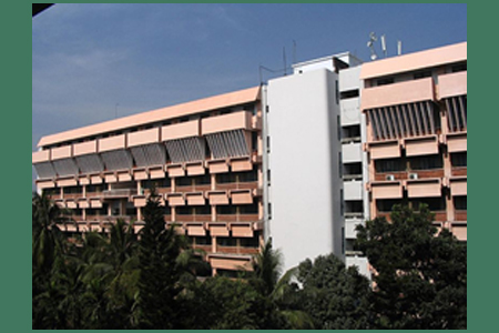 国内IT企業への就職率100%を約束するビジネスモデル